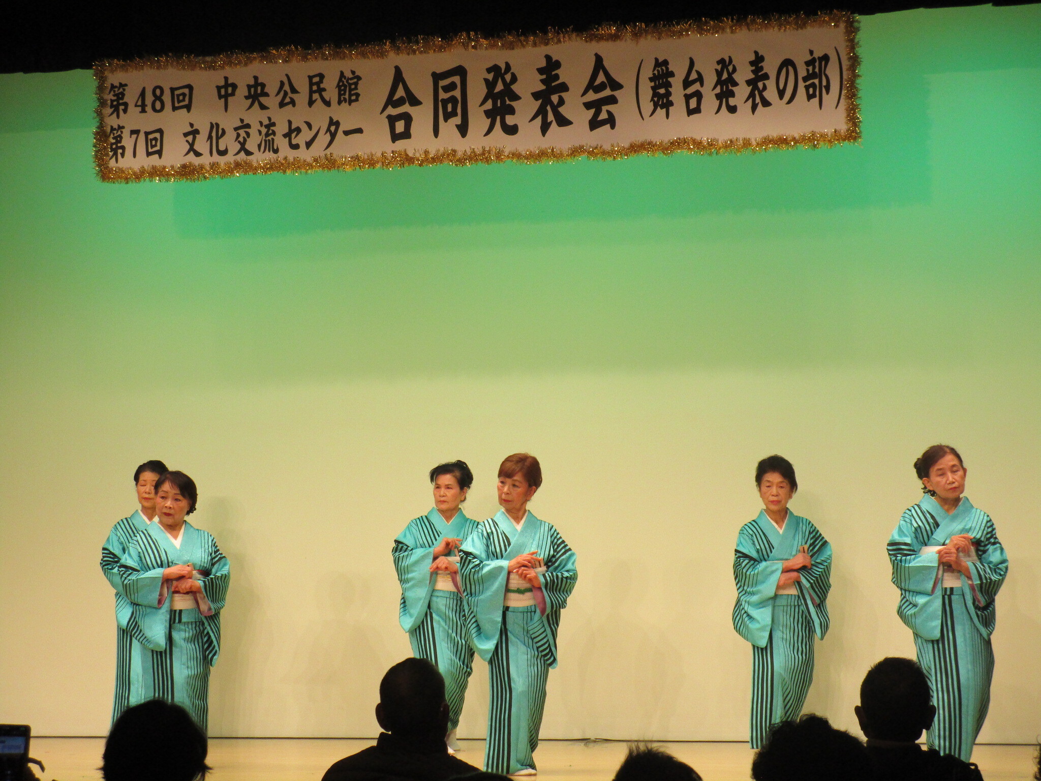 舞台発表の様子2