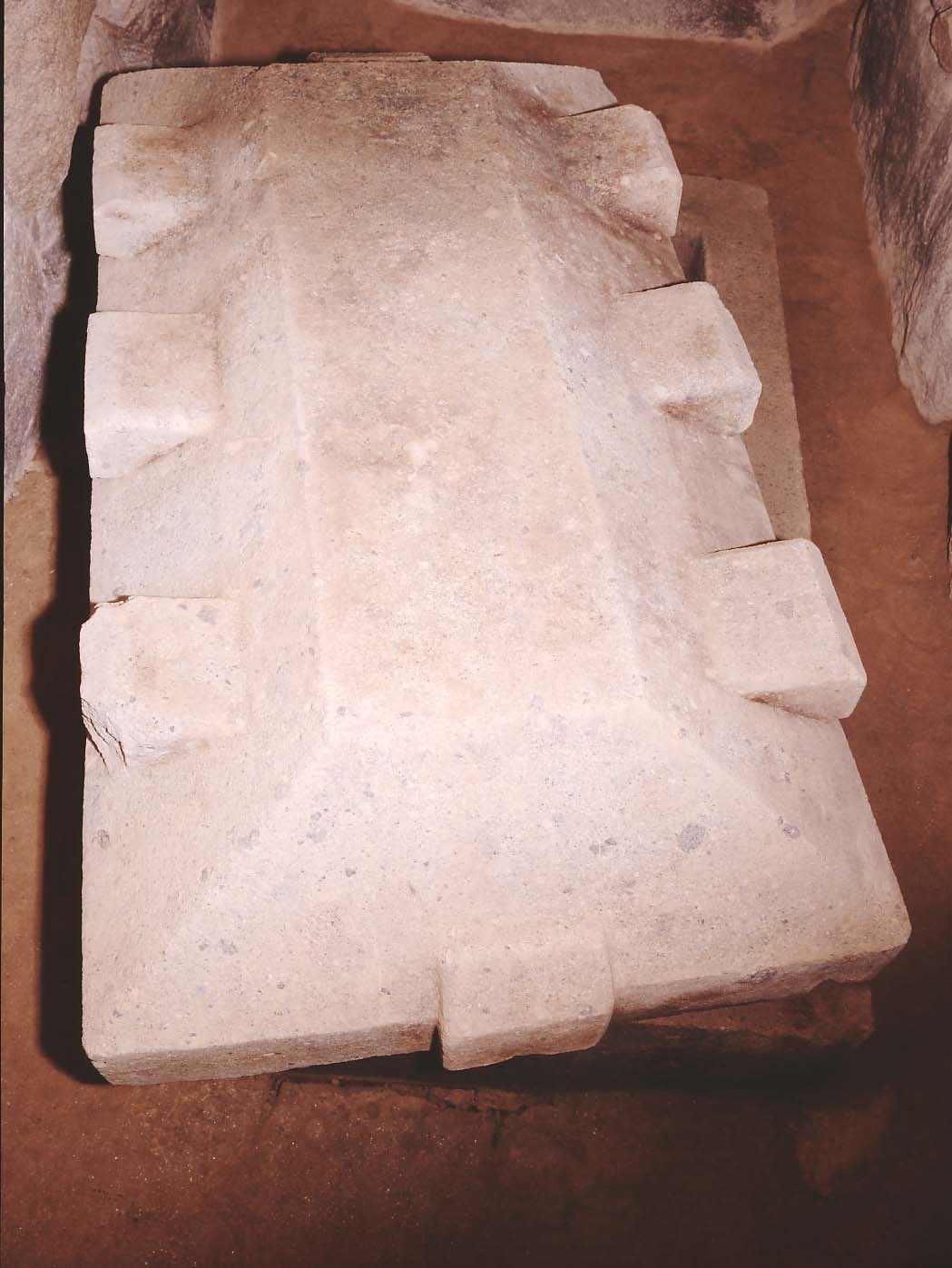 家形石棺の写真