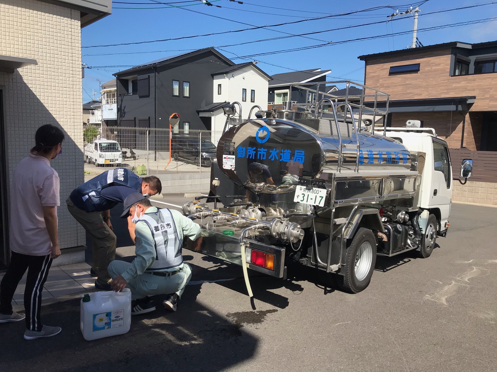 和歌山市民への給水の様子