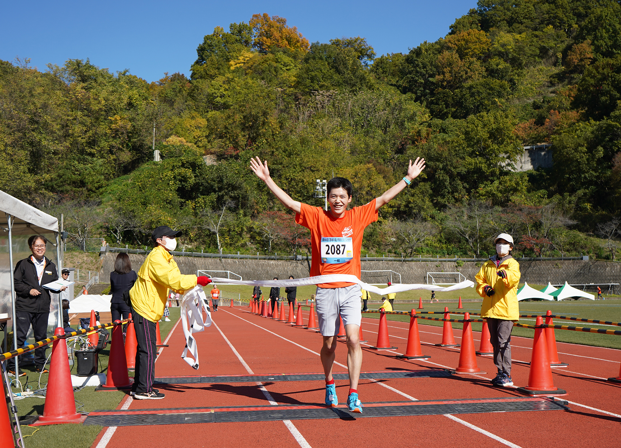 10km男子1位ゴール