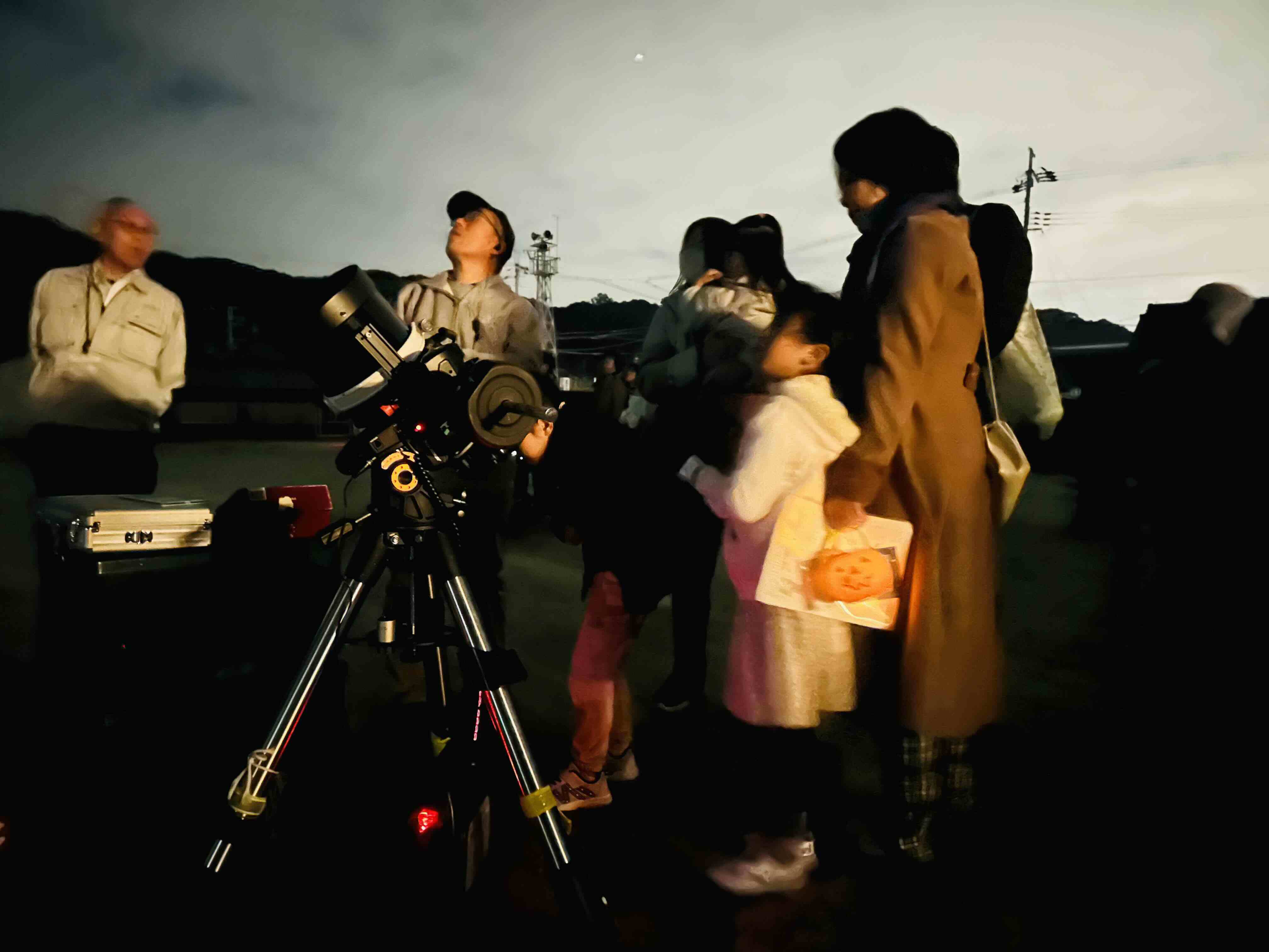 レモン彗星観察の様子