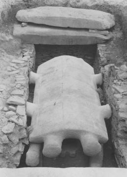 南側石室と長持形石棺画像